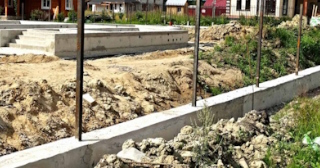 Фундамент под забор заказать в Зеленокумске - заливка фундамента для забора | от 1540 за п.м.