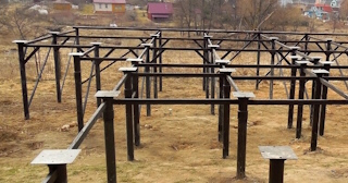 Свайный фундамент под ключ цена с установкой в Зеленокумске от 514 рублей/м2| установка свайного фундамента под дом под ключ недорого